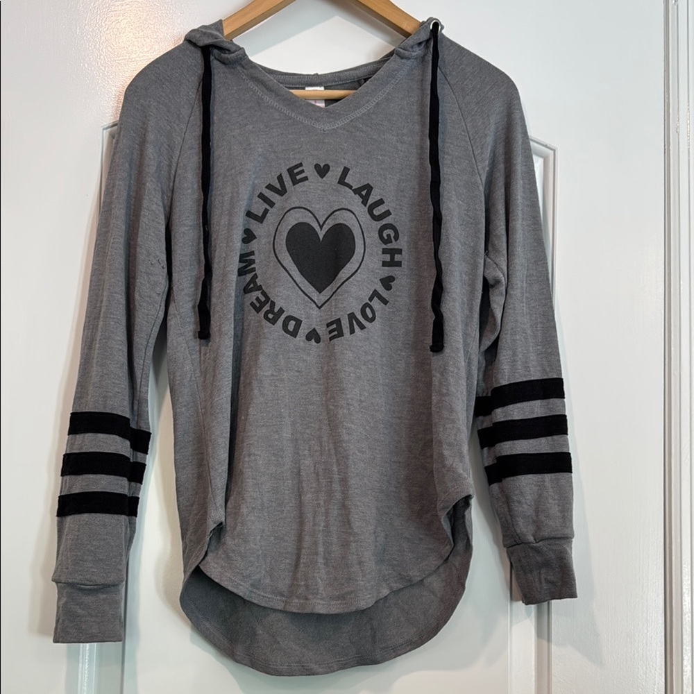 ⚫️ No Boundaries Gray Hoodie with Black Heart Graphic Size medium